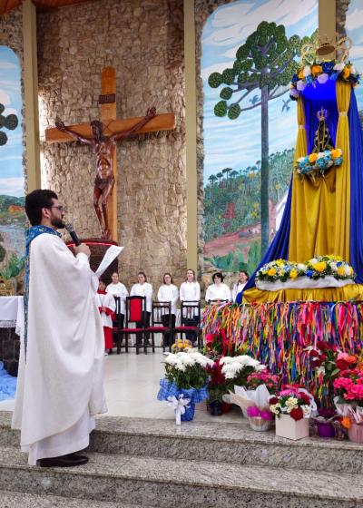 A Casa da Mãe Aparecida ficou pequena na segunda celebração da manhã em Laranjeiras do Sul